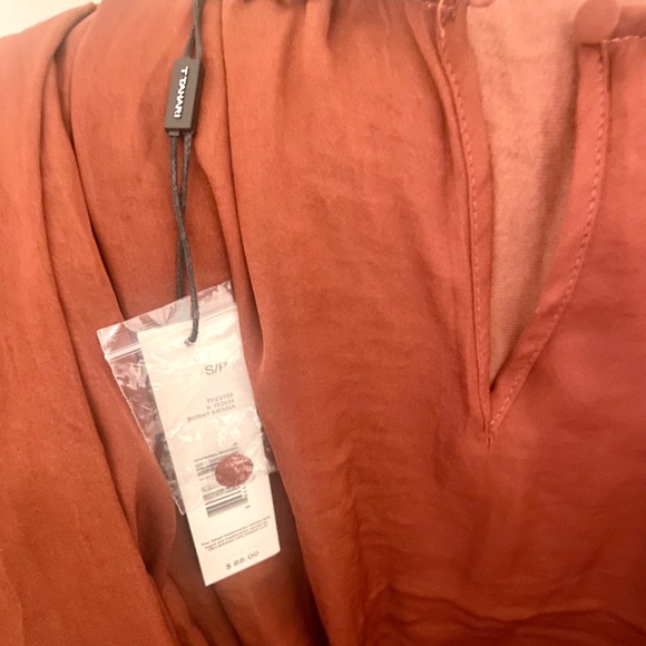 Beautiful rust colored silky blouse. - Picture 6 of 6